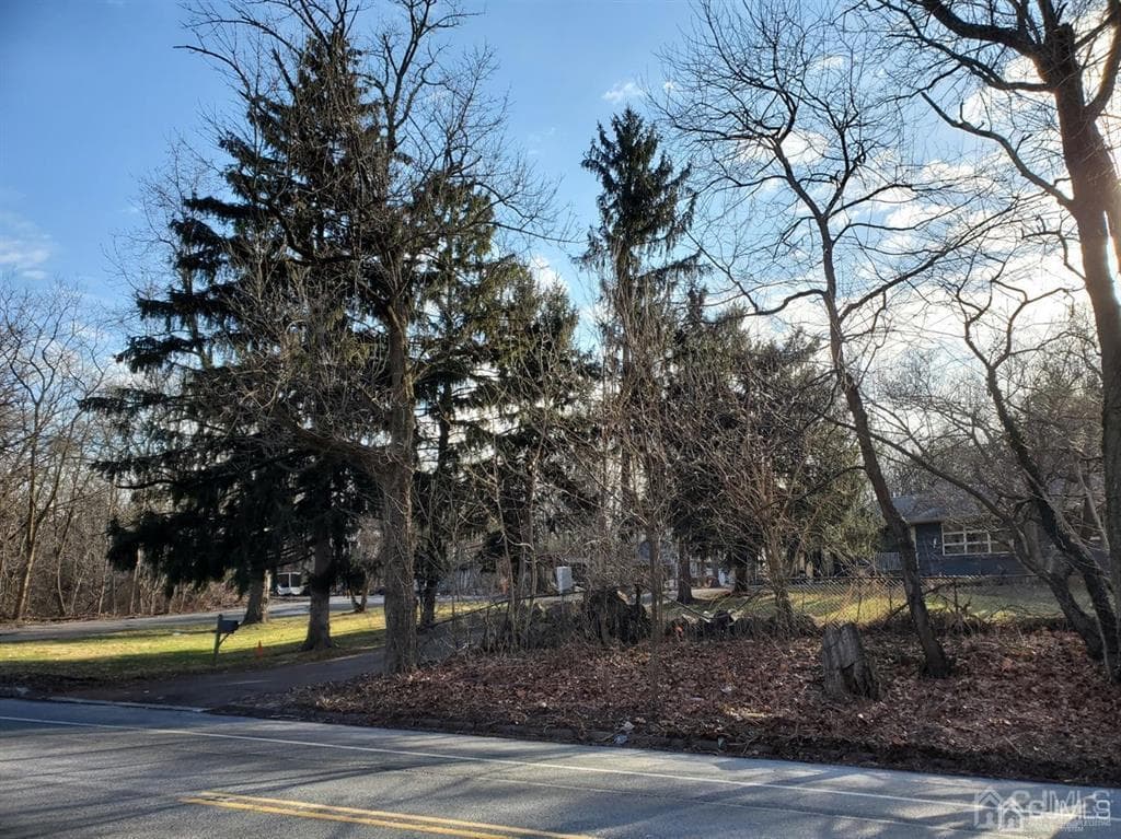 453-455 Franklin Boulevard photo 2