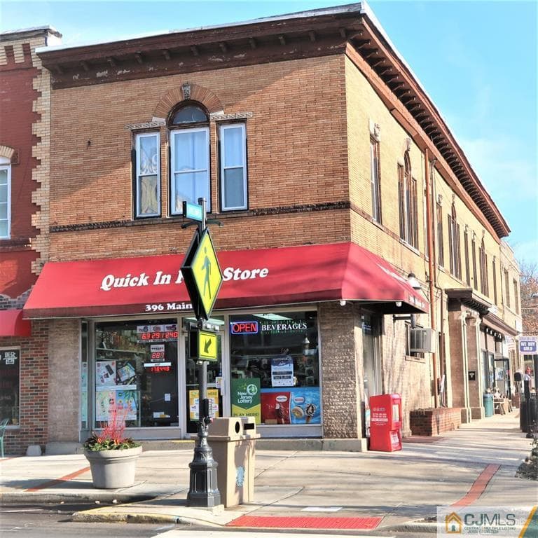 396 Main Street photo 2