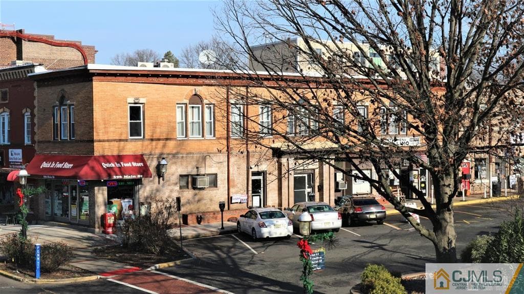396 Main Street photo 3