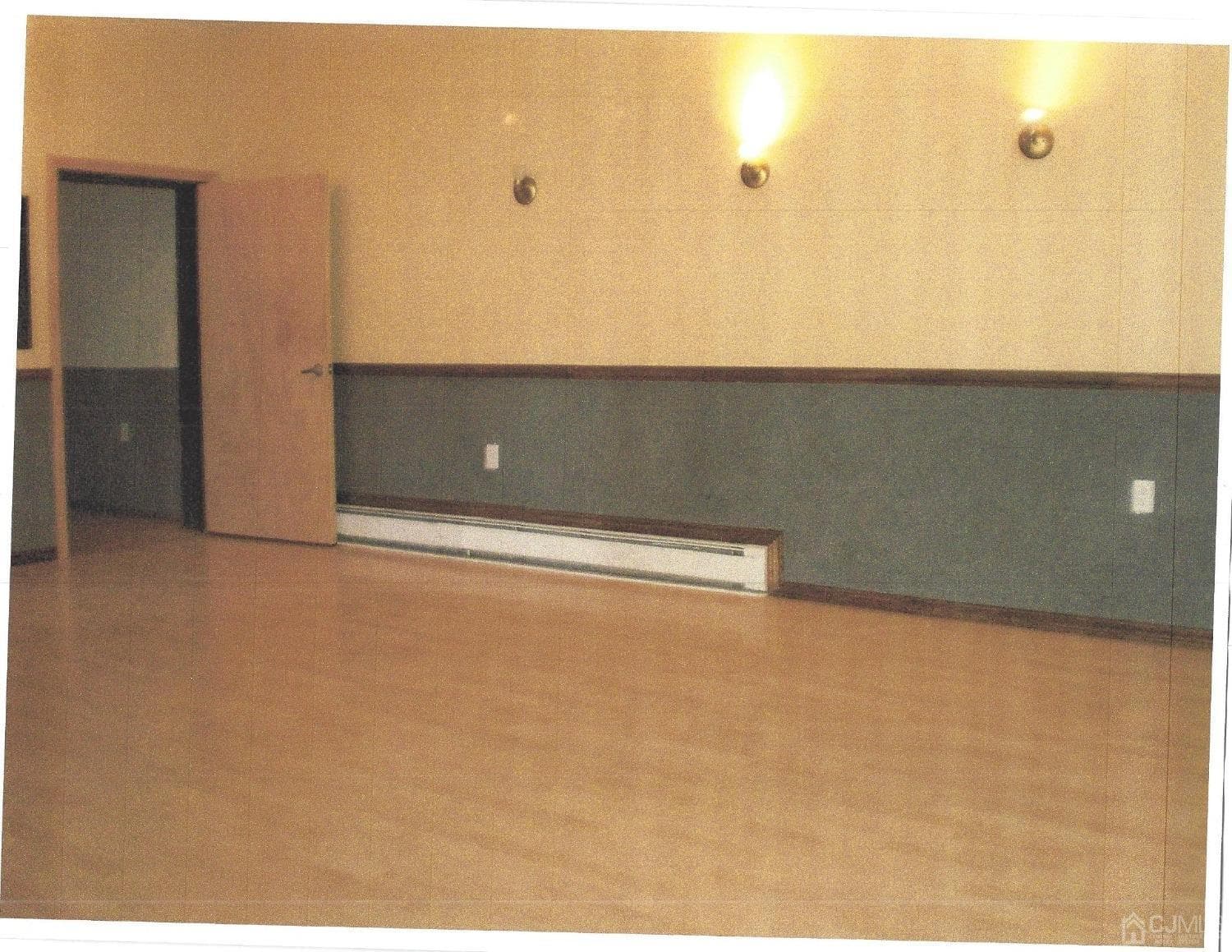 1149 Raritan Avenue photo 3