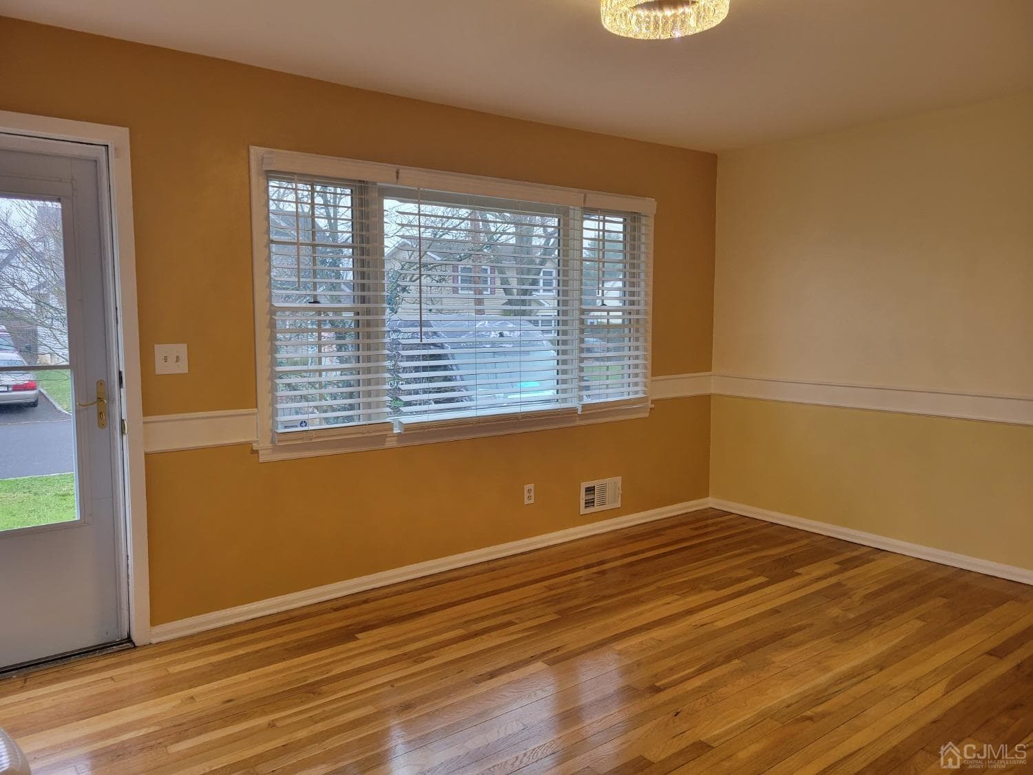 20 Miele Place photo 2