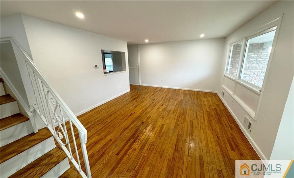 2 Oak Road photo 3
