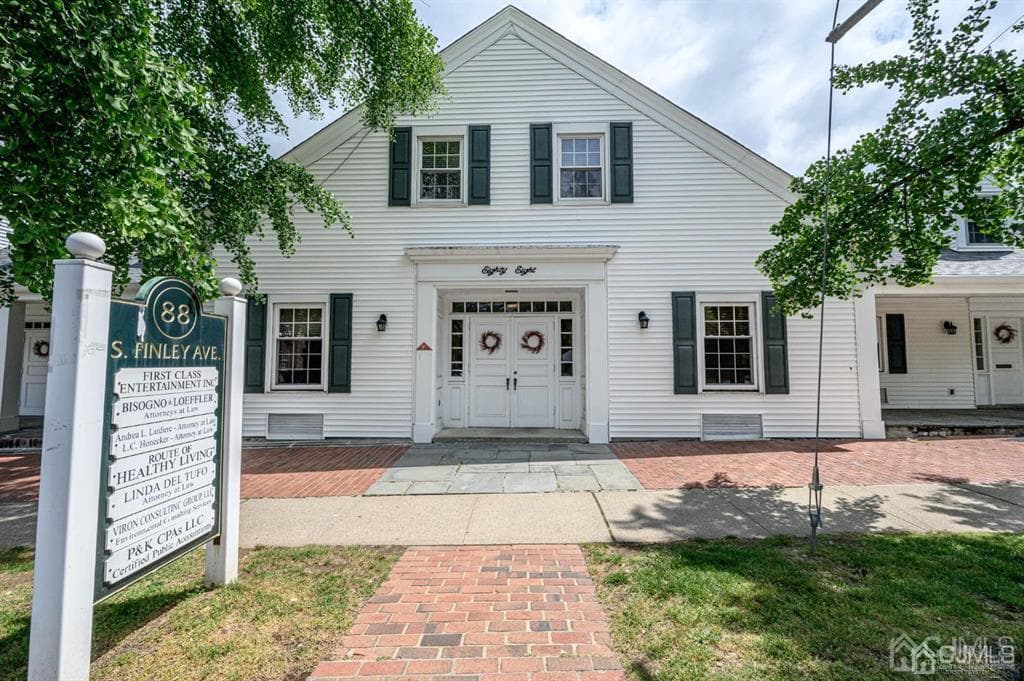 88 S Finley Avenue S #11 photo 2