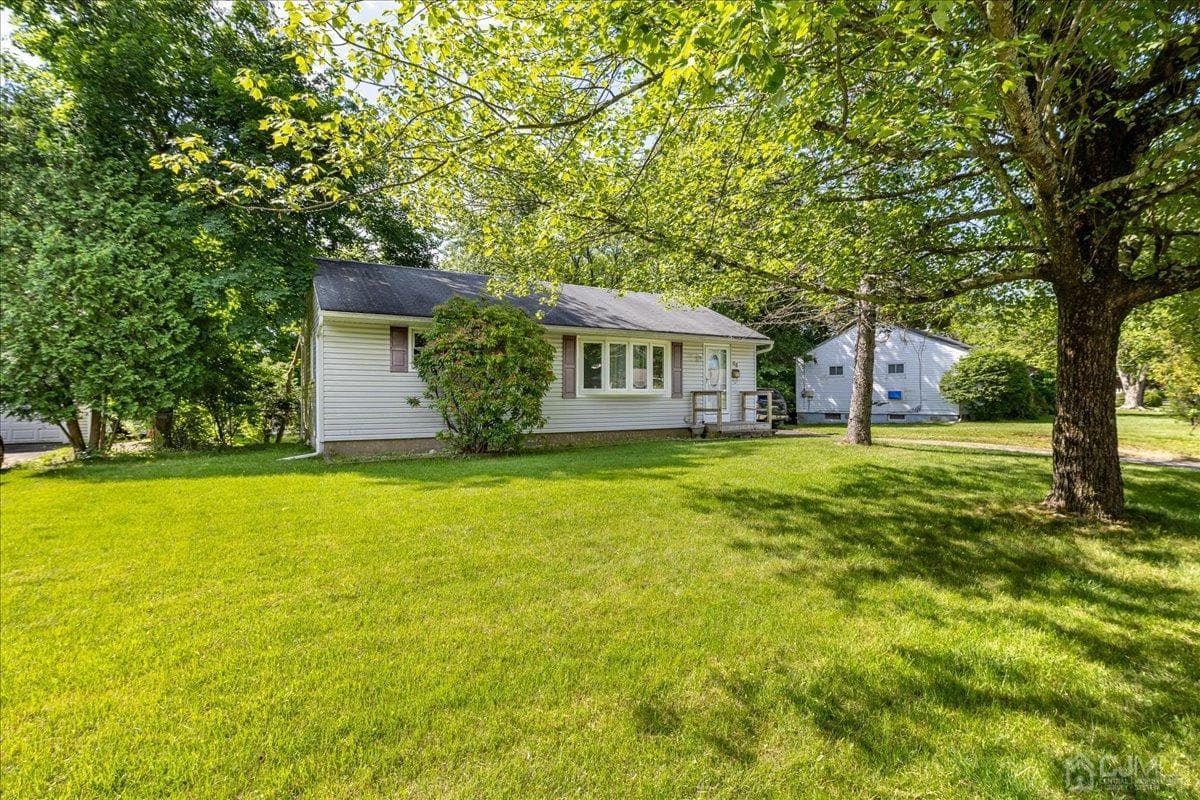 45 Paul Drive photo 3