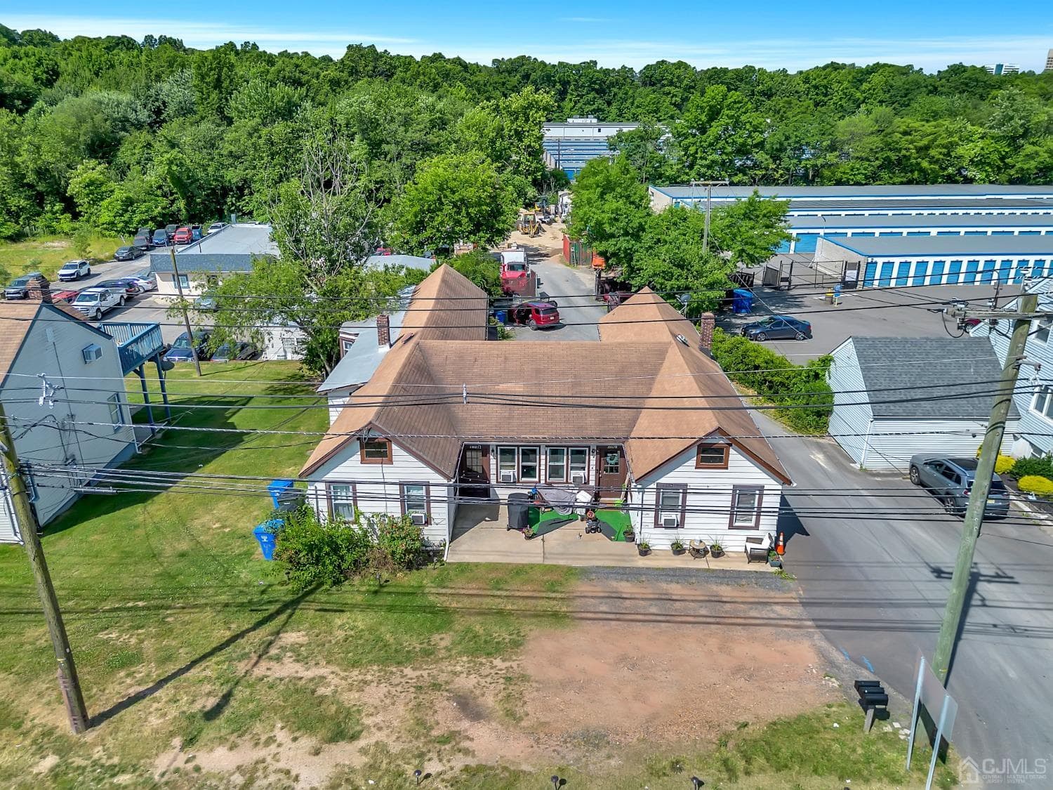 129 Amboy Avenue photo 2