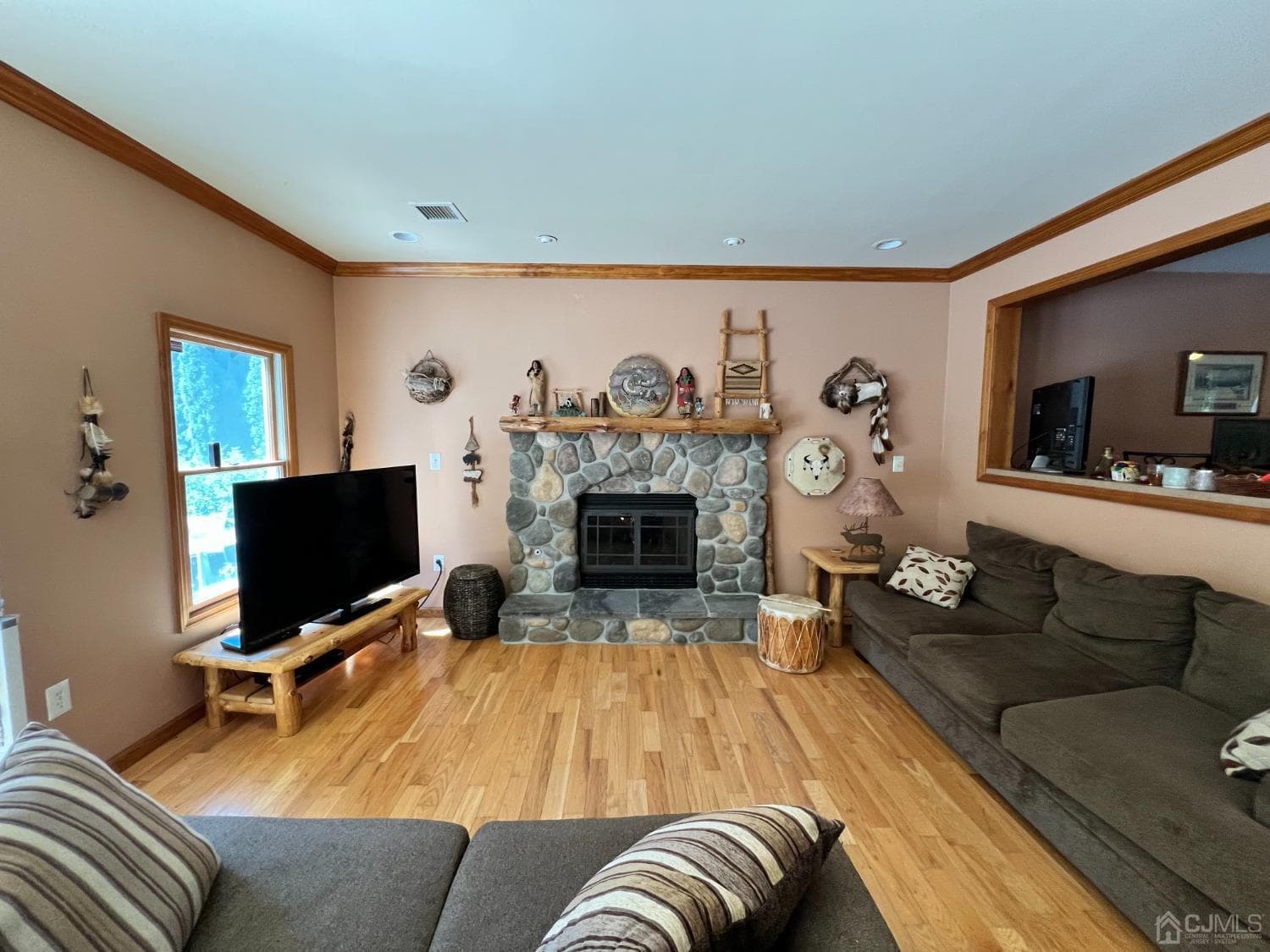 577 Winterberry Boulevard photo 4