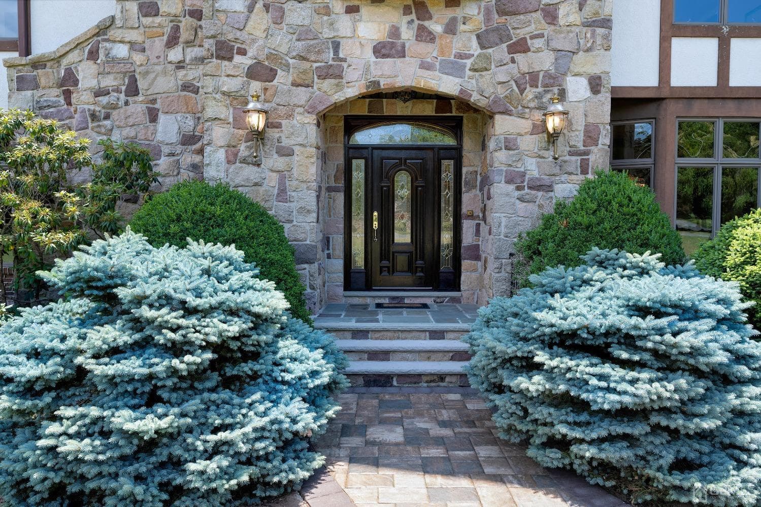 245 Grandview Road photo 2