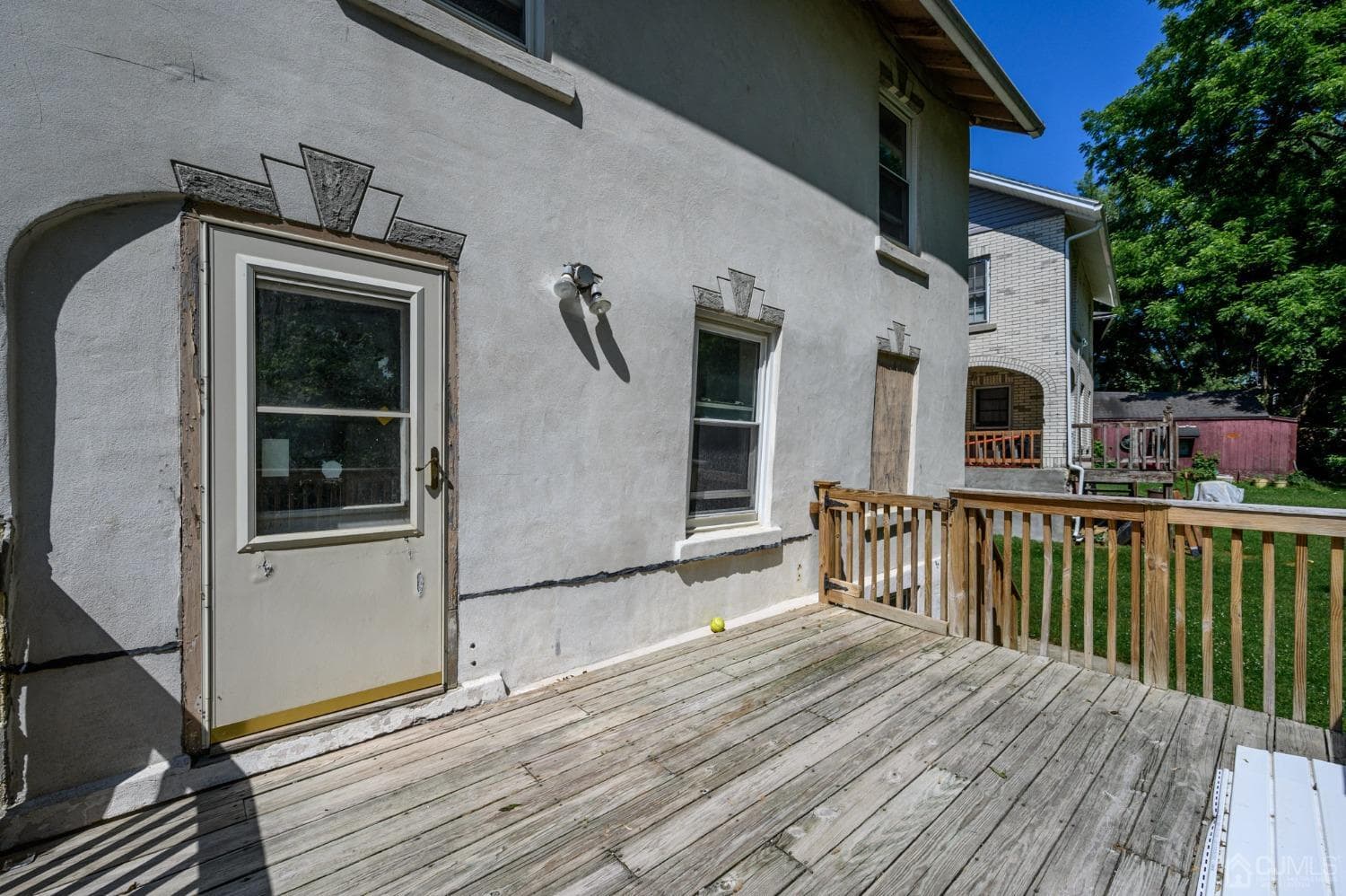 931 Gates Street photo 3