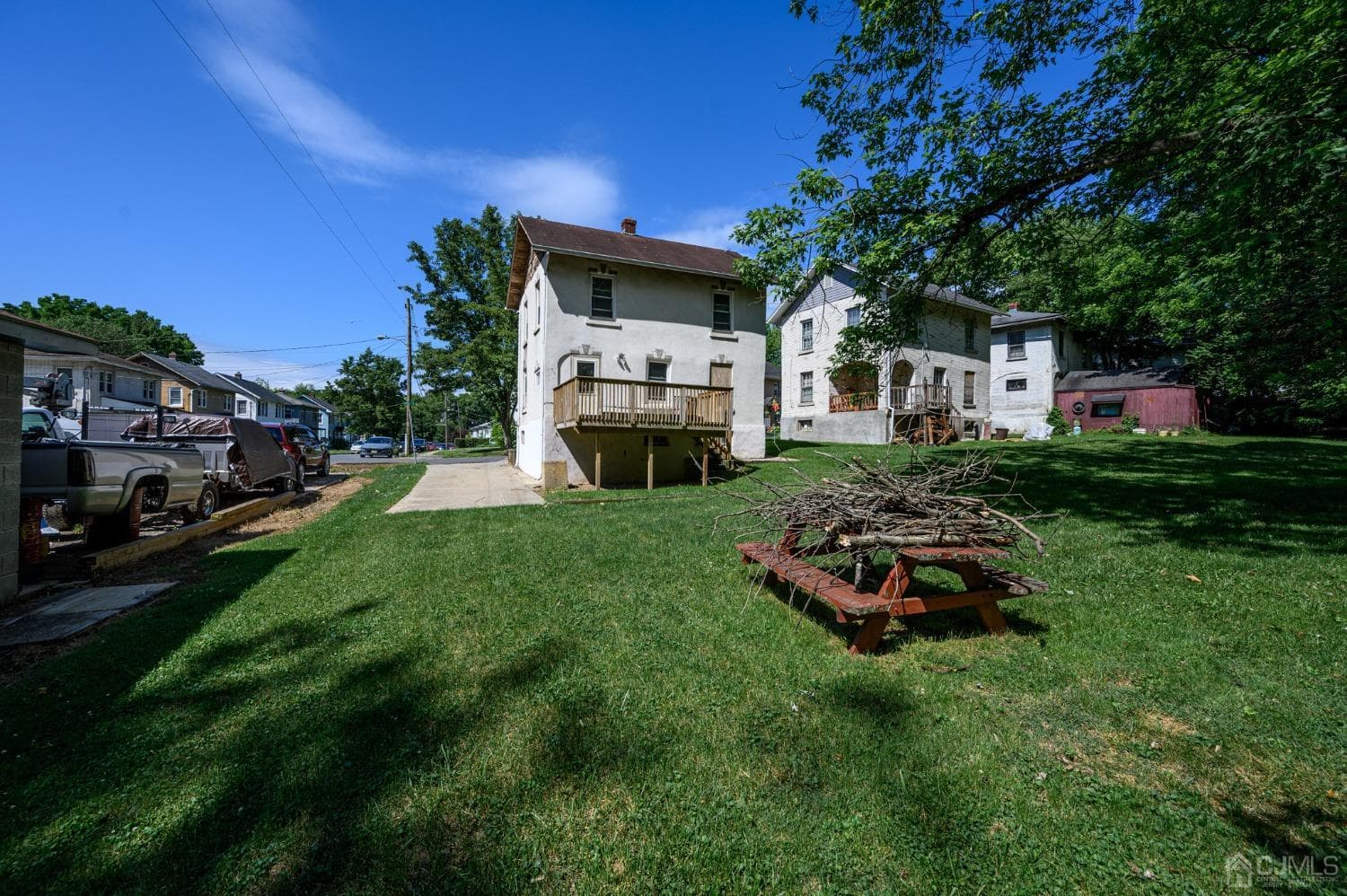 931 Gates Street photo 5