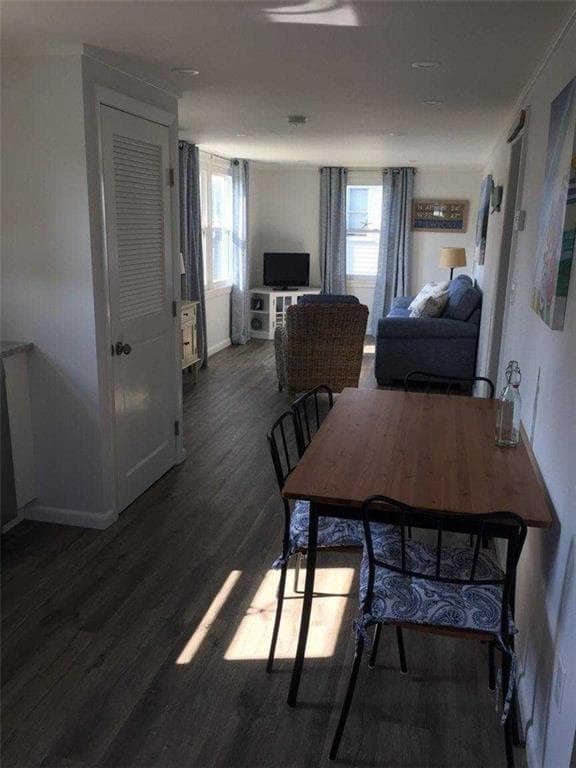 97 Center Av photo 2