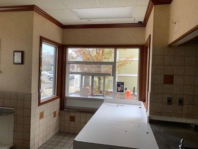 711 Front photo 5