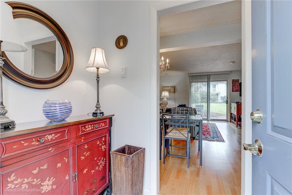 364 Bellevue #4-D photo 2
