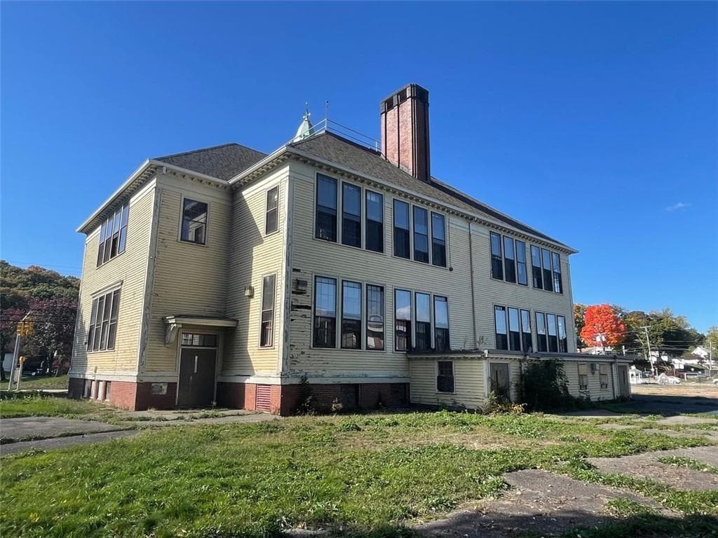 819 Providence photo 3