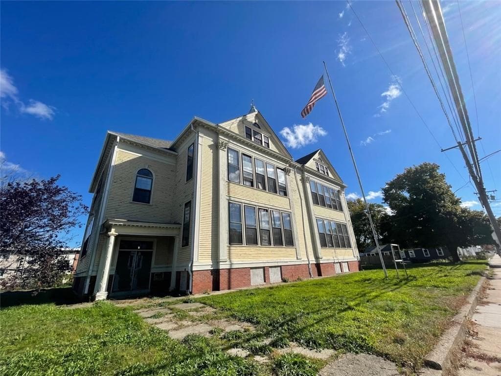 819 Providence photo 4