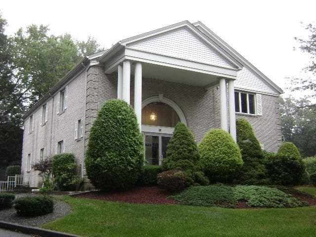 21 COLLEGE HILL