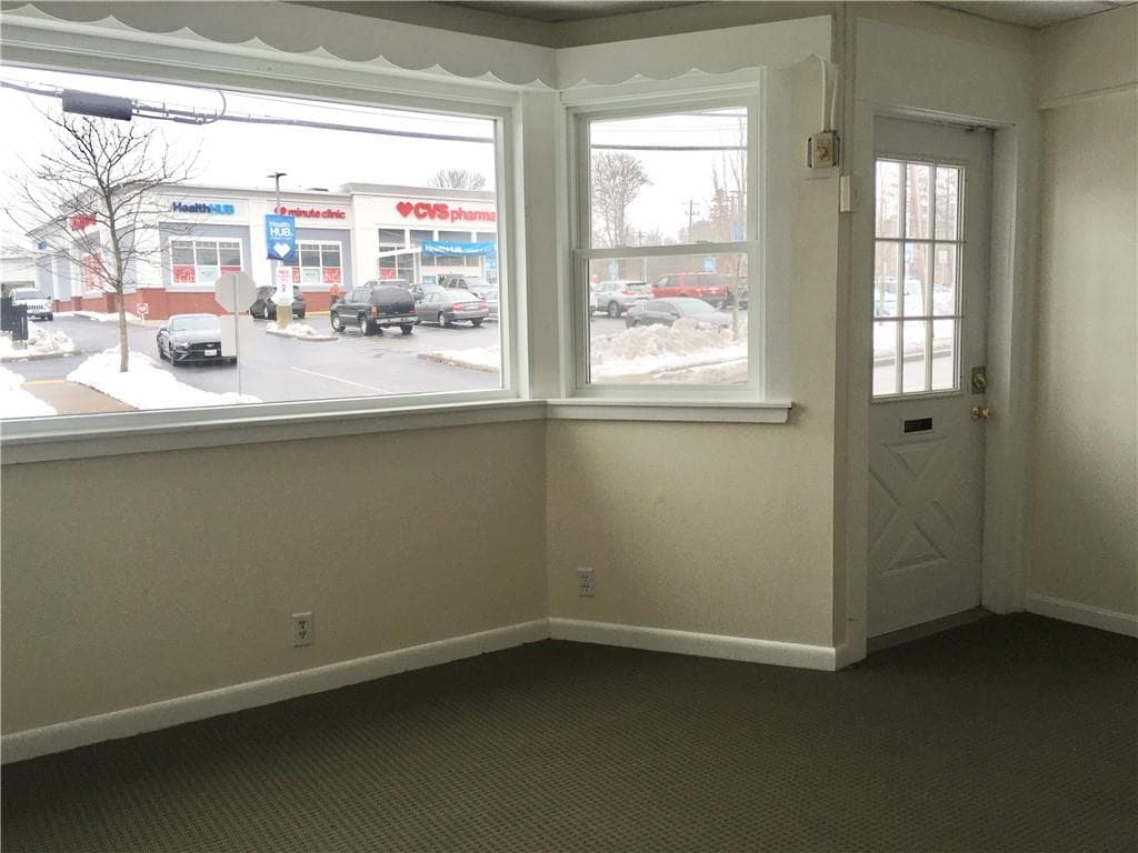 1025 Cass Av photo 2
