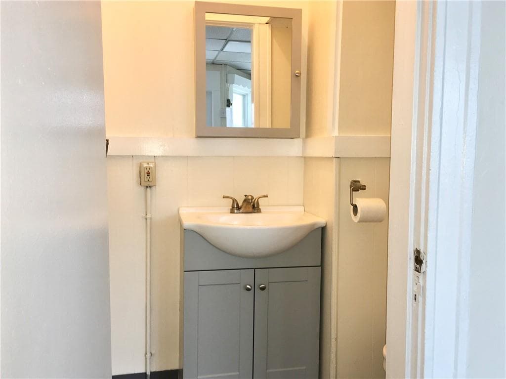 1025 Cass Av photo 5