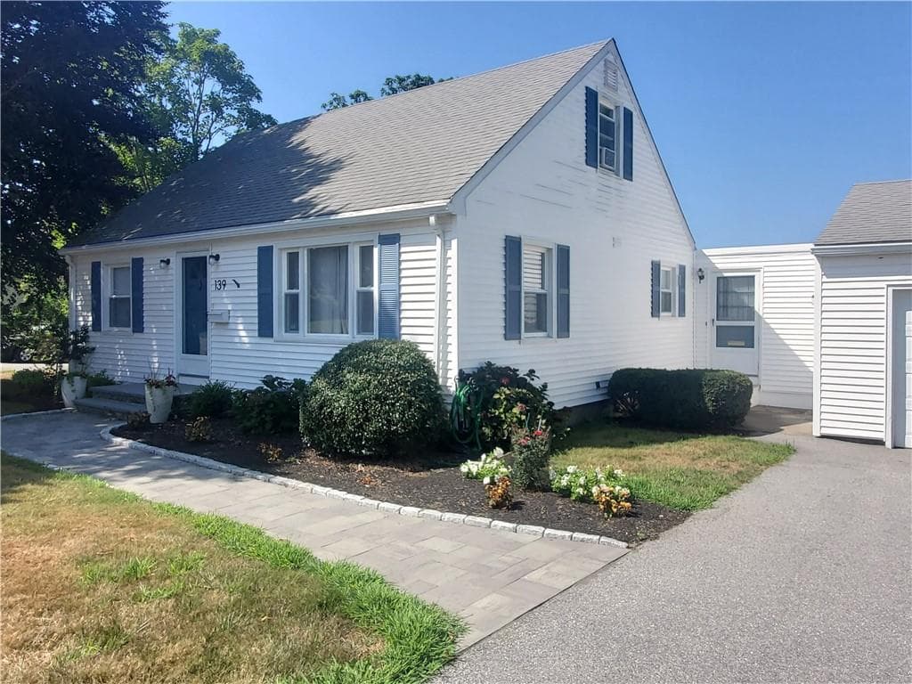 139 Coggeshall photo 2