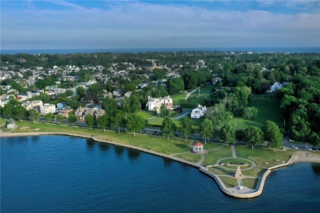 2 Harbor View photo 3