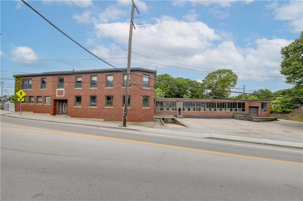 3661 West Shore