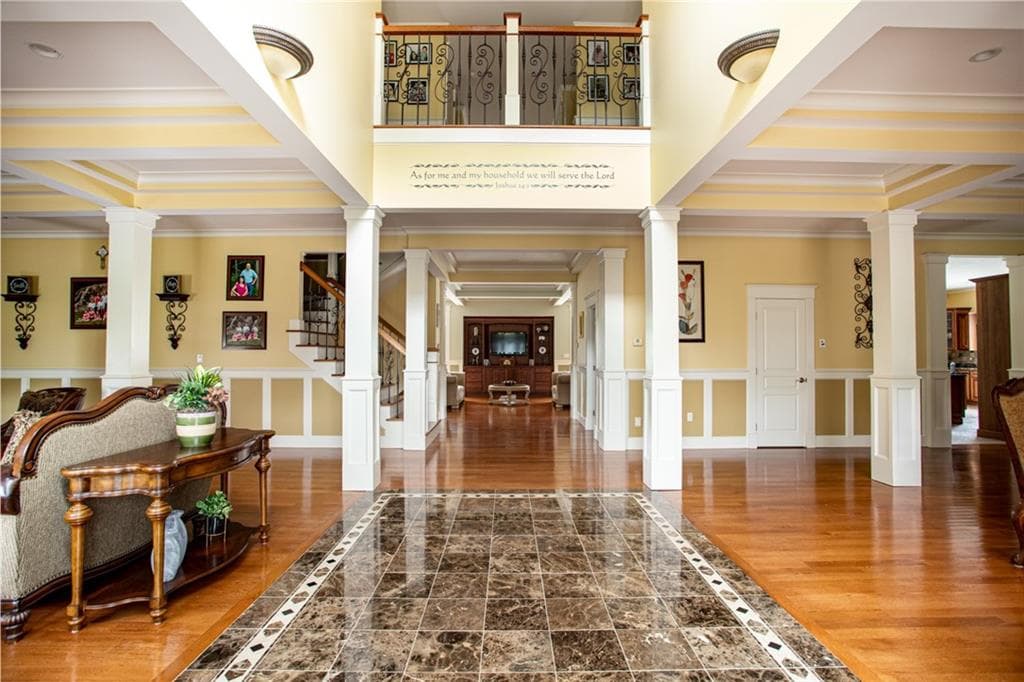 33 Moniz Drive photo 2