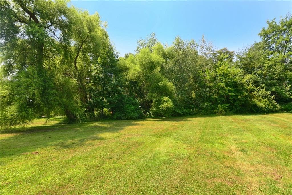 1023 Old Stafford photo 5