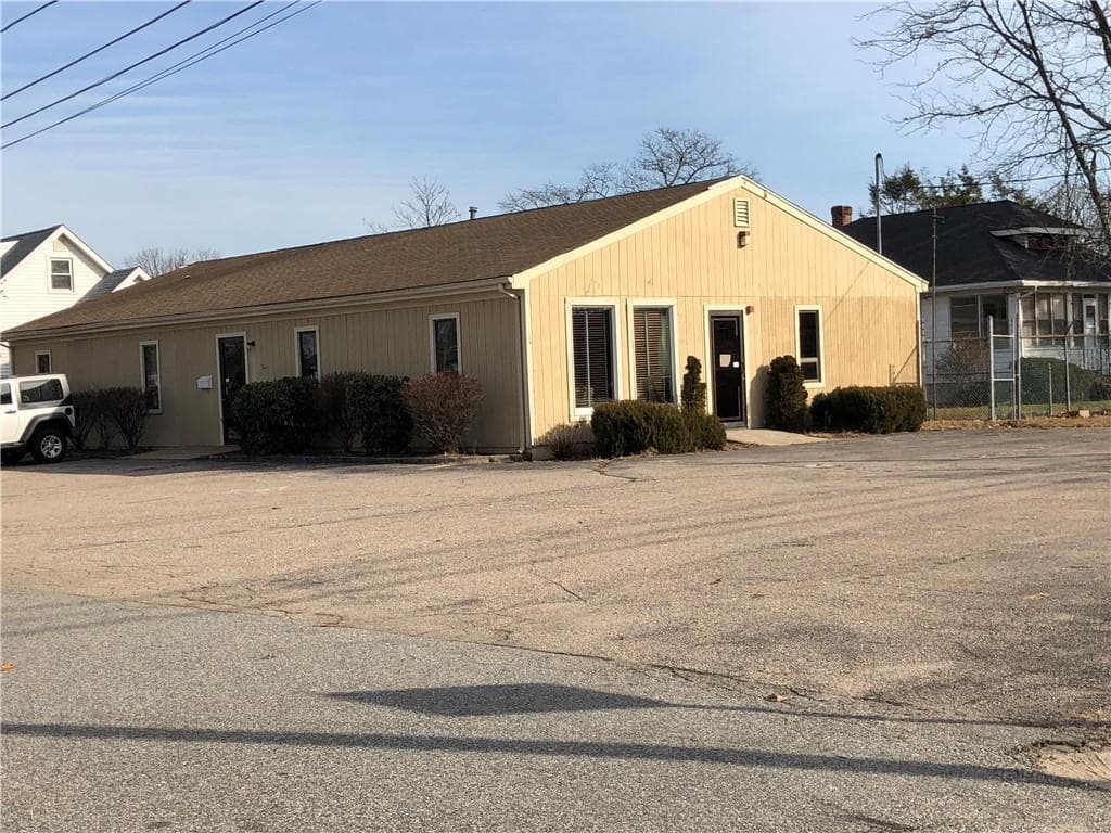 2465 West Shore