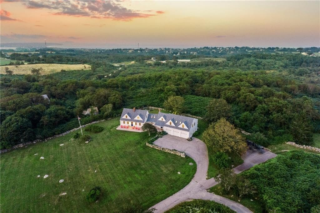 1087 Lakeside photo 3