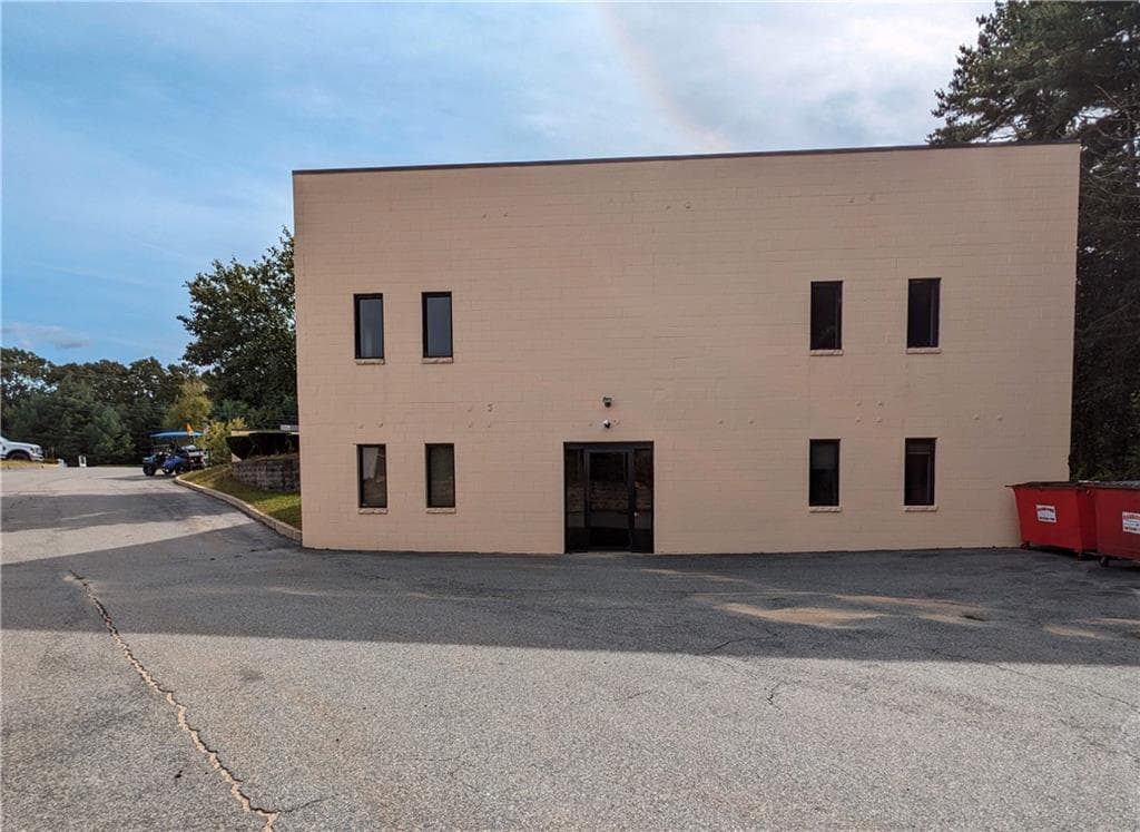 35 Lark Industrial #D