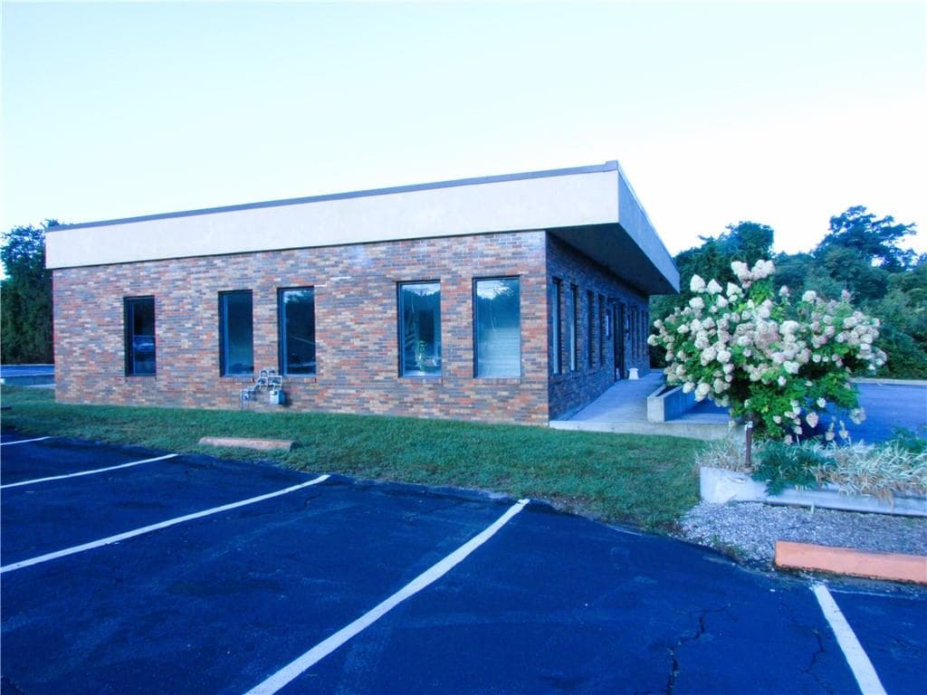 458 Putnam photo 4