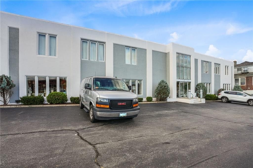 1303 Mineral Spring