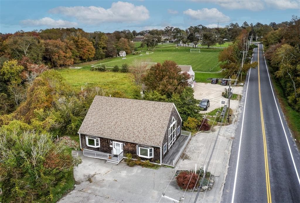 33 Meetinghouse