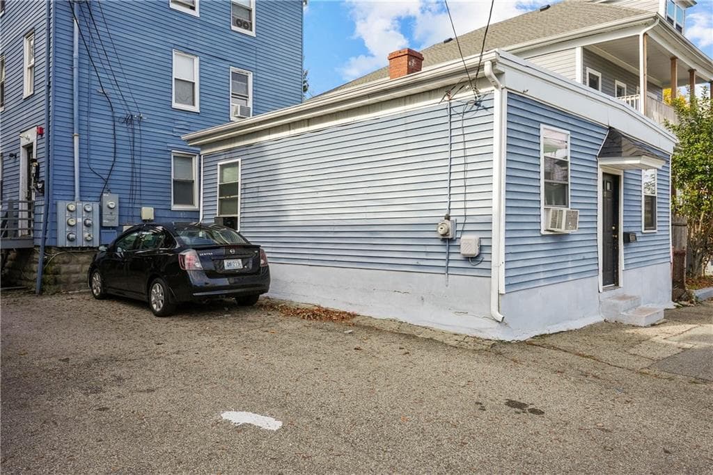 21 Whitehall photo 2