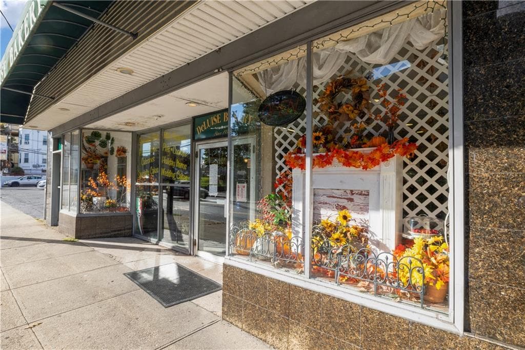 1245 Chalkstone photo 4