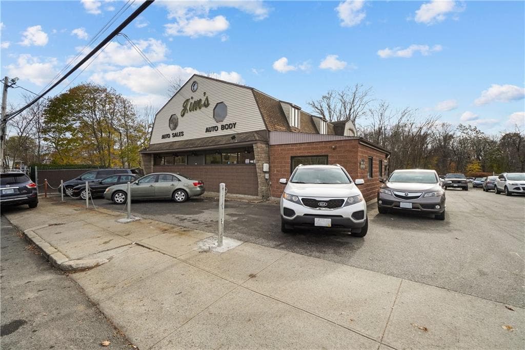 1153 Central photo 2