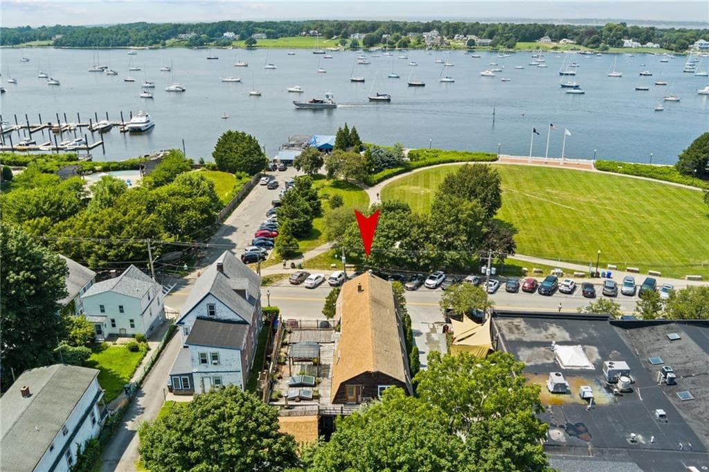 412 Thames photo 2