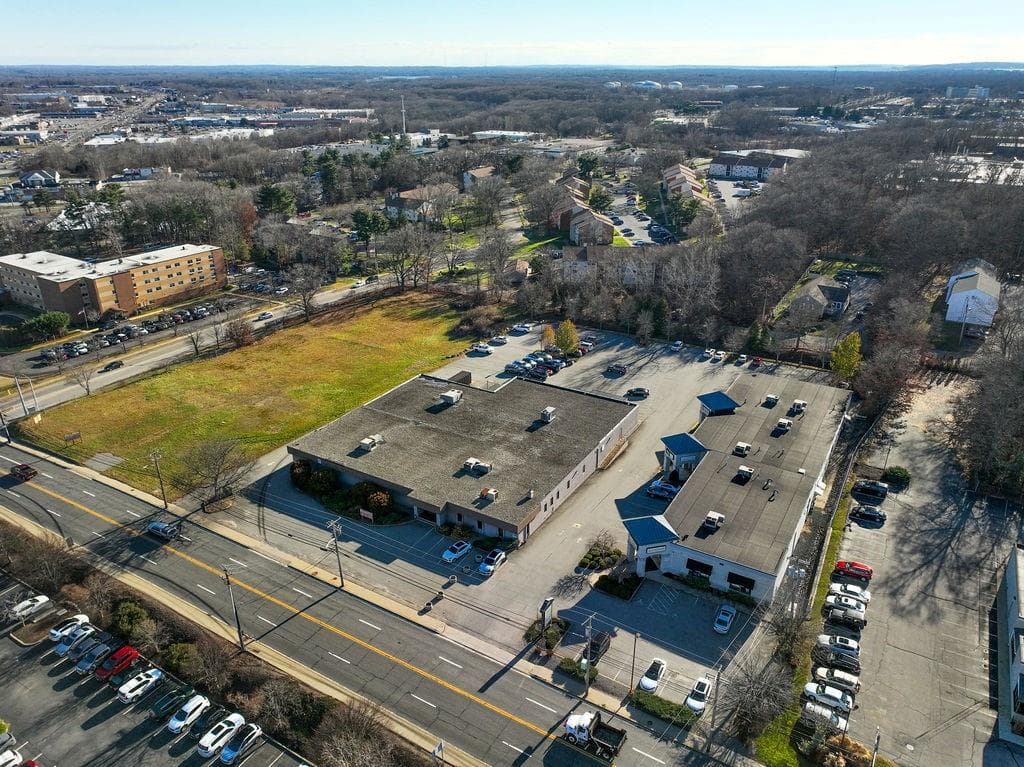 945 Warren photo 3