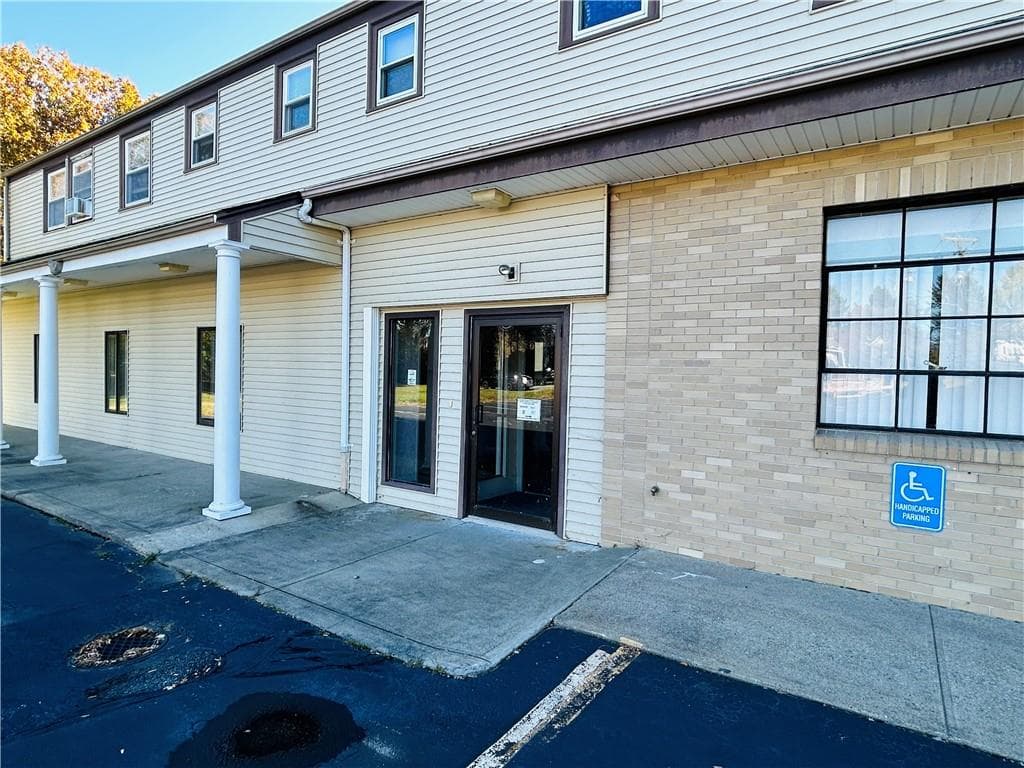 286 Maple photo 2