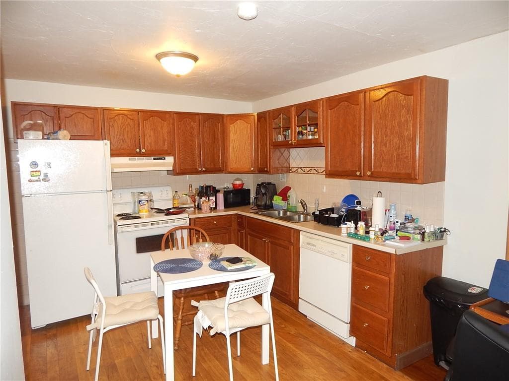 569 Smithfield #11 photo 2