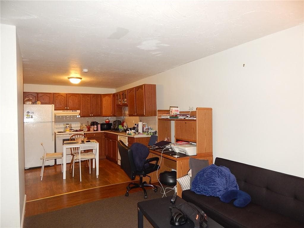 569 Smithfield #11 photo 3