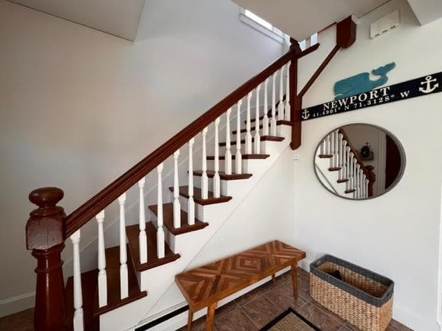 65 Kingston photo 2
