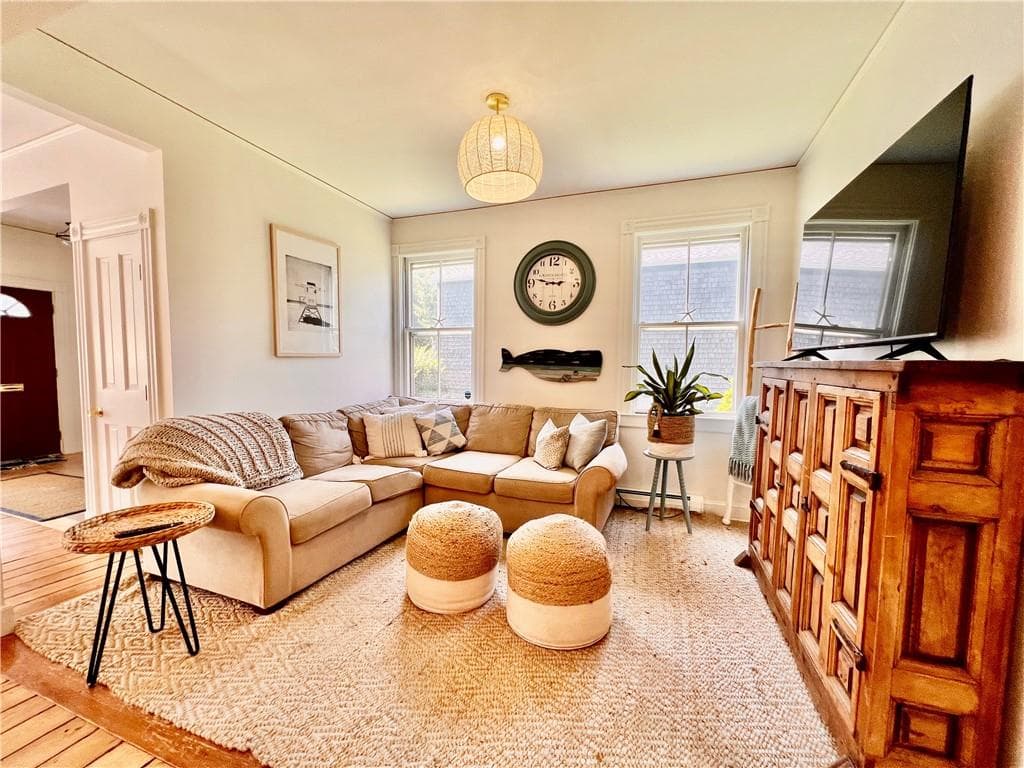 65 Kingston photo 3