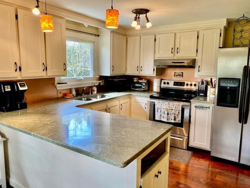 128 Riverside photo 2