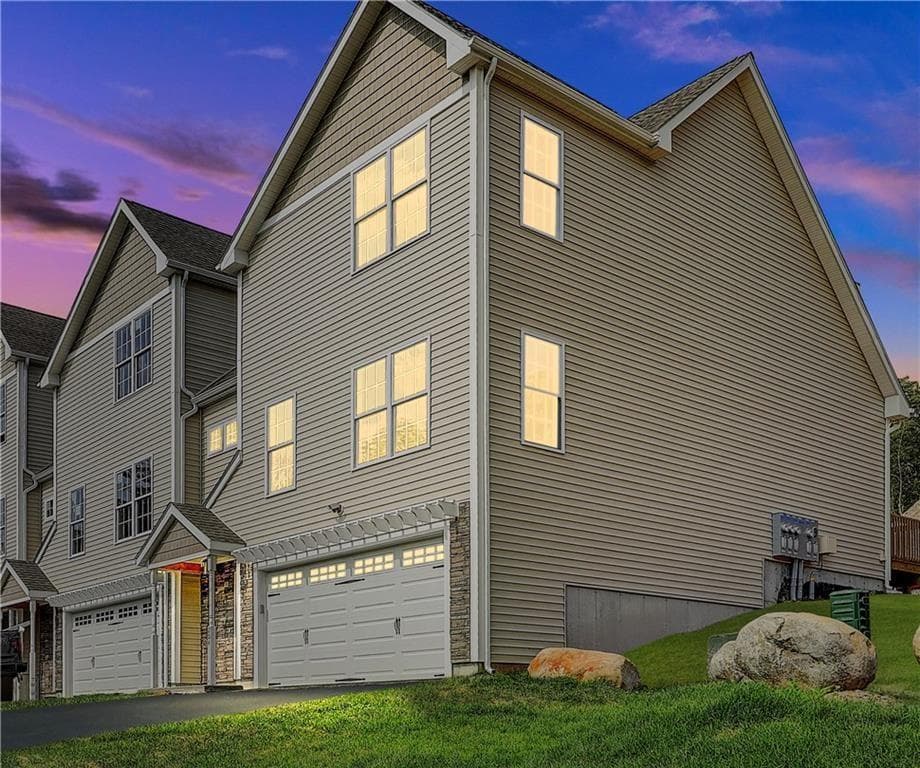 1302 Hunting Hill