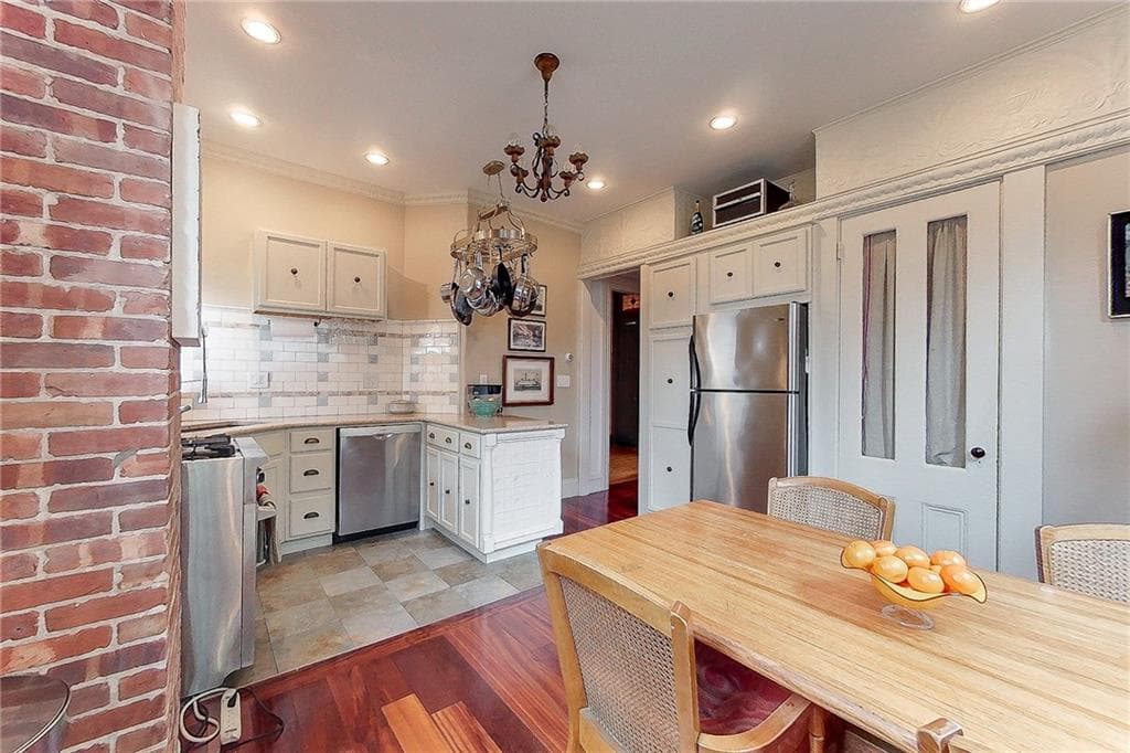 47 Pelham photo 3