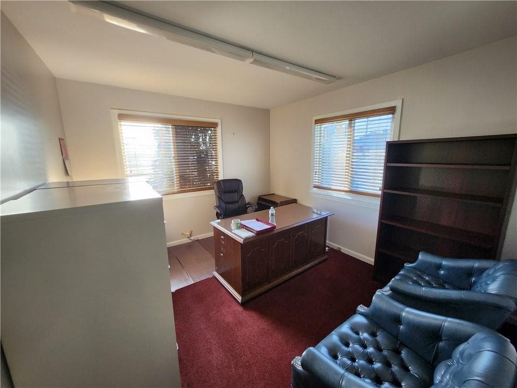 1815 Mineral Spring photo 4