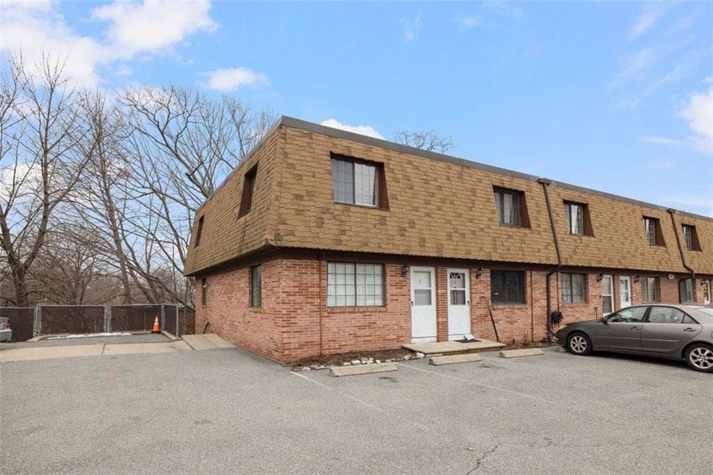 1605 Douglas #1 photo 3