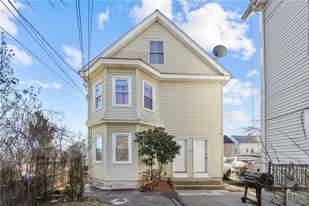 912 Atwells photo 3