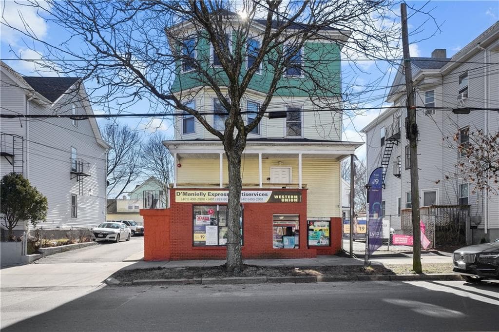 912 Atwells photo 4