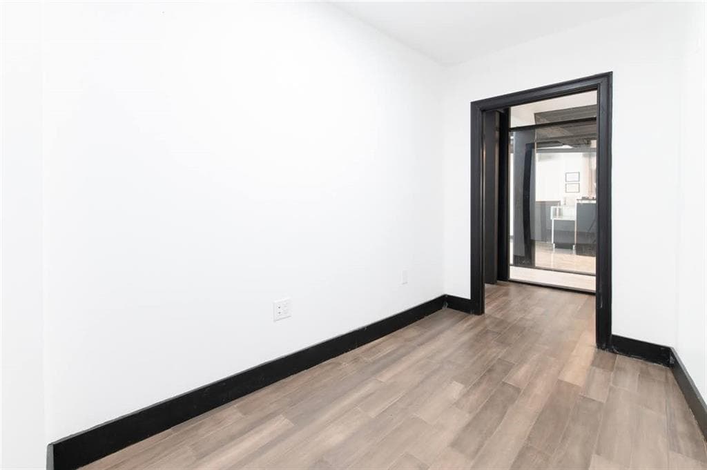 1726 Smith photo 5